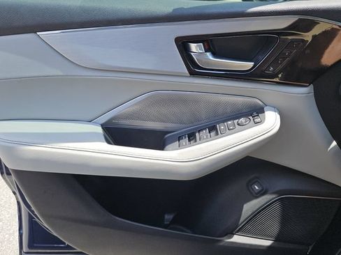 Certified 2025 Acura MDX FWD w/ Technology Package image 16