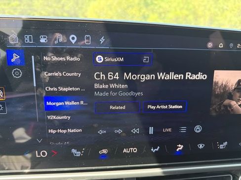 Used 2025 Chevrolet Equinox EV RS FWD image 19