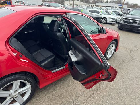Used 2012 Toyota Camry SE w/ Convenience Pkg image 12