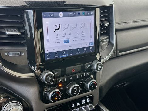 Used 2022 RAM 1500 Laramie AWD/4WD image 18
