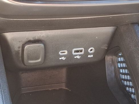 Used 2023 Chevrolet TrailBlazer RS w/ Convenience Package FWD image 25