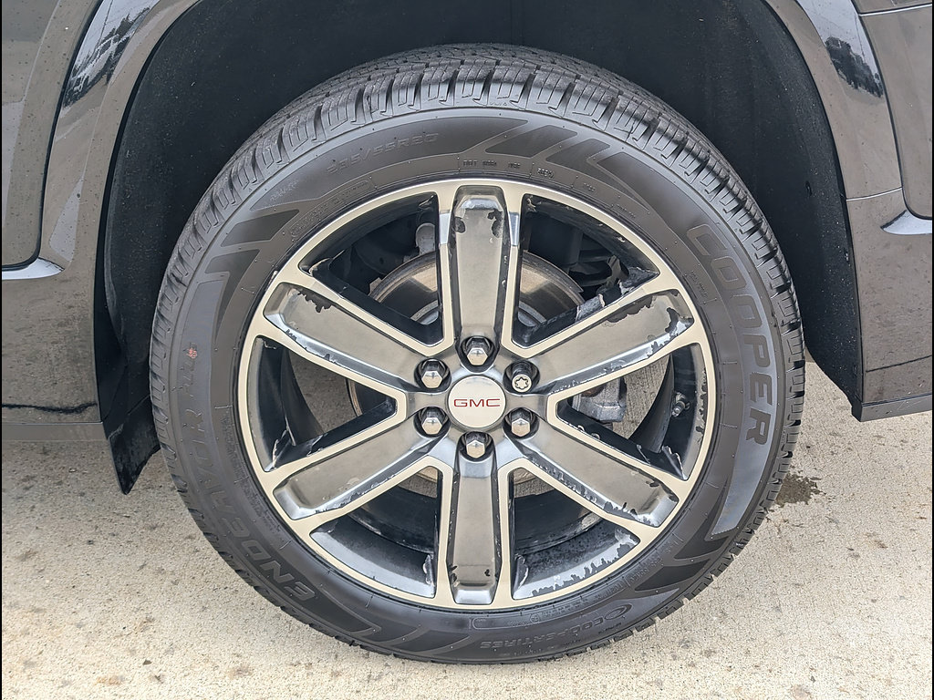Used 2017 GMC Acadia Denali w/ Technology Package FWD image 13