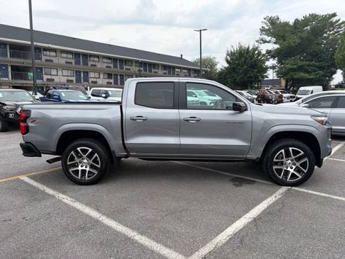 Used 2023 Chevrolet Colorado Z71 w/ Z71 Convenience Package 2 AWD/4WD image 9