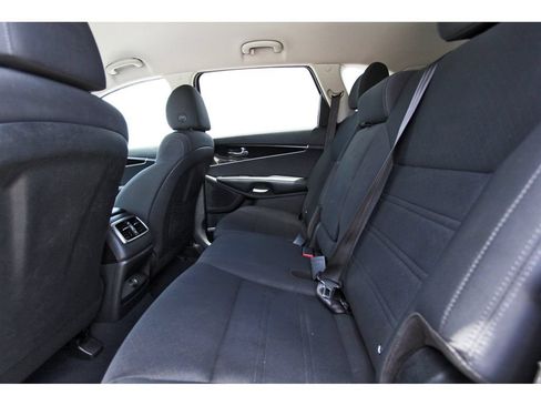 Used 2020 Kia Sorento L FWD image 31
