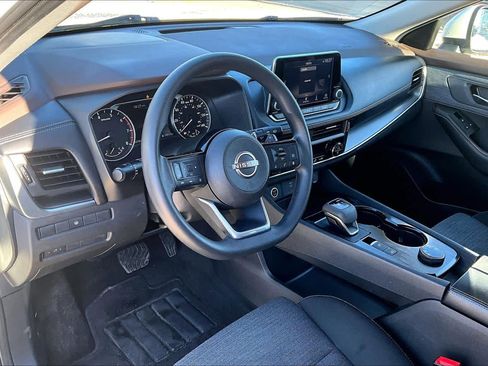 Used 2023 Nissan Rogue SV image 17
