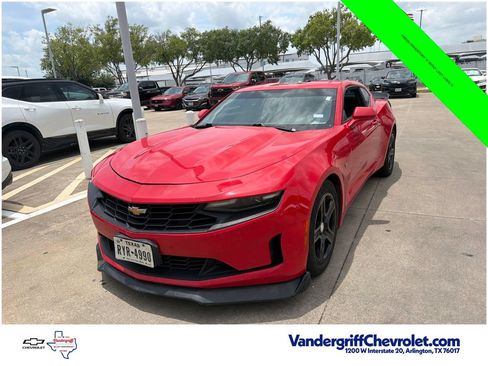 Used 2020 Chevrolet Camaro LT RWD image 2