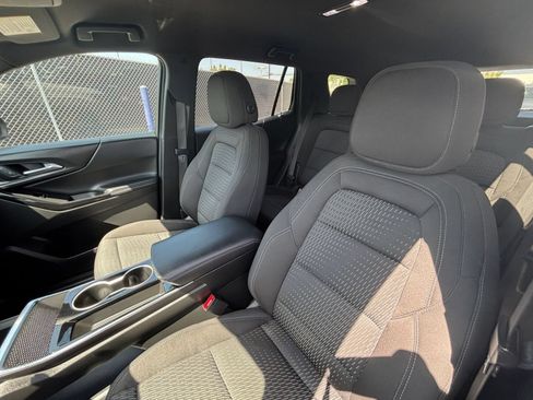 Used 2025 Chevrolet Equinox LT FWD image 27