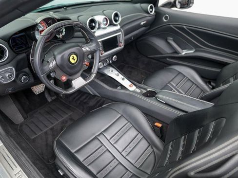 Used 2016 Ferrari California T image 28