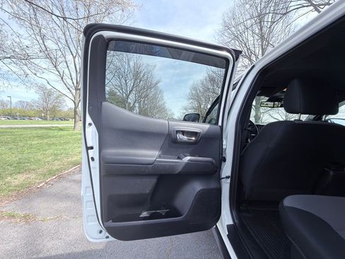 Used 2023 Toyota Tacoma TRD Sport w/ Technology Package AWD/4WD image 20