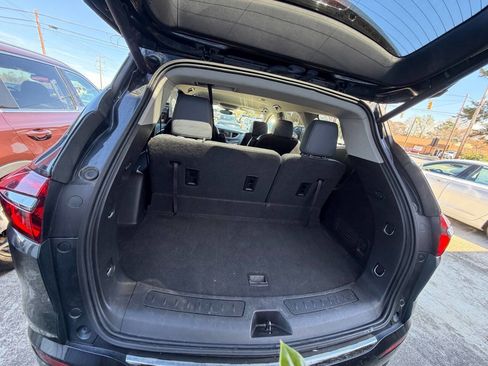 Used 2019 Buick Enclave Essence image 9