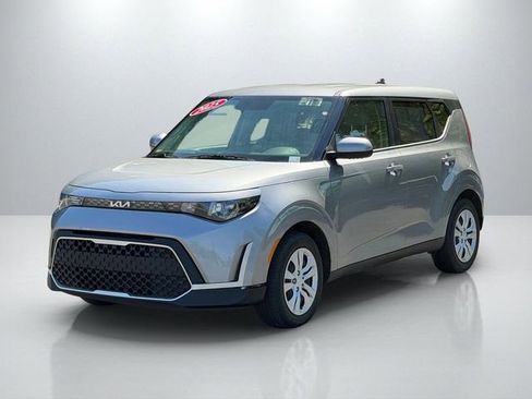 Certified 2025 Kia Soul LX image 2