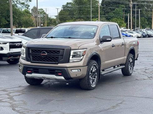 Used 2022 Nissan Titan PRO-4X w/ Pro-4x Convenience Package AWD/4WD image 2
