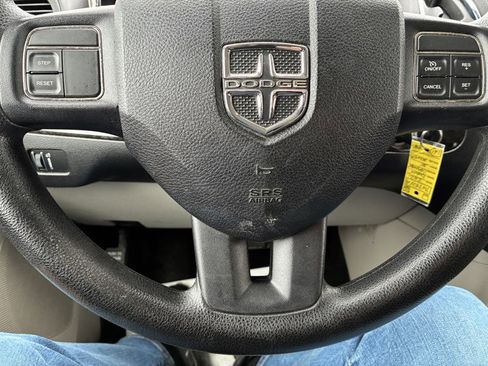 Used 2012 Dodge Grand Caravan SE image 9
