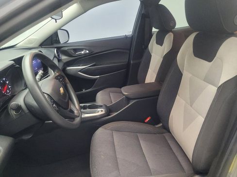 Used 2024 Chevrolet Trax LS image 17
