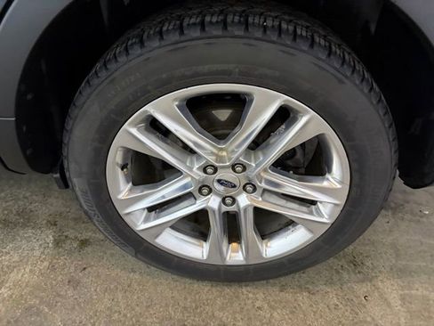 Used 2017 Ford Explorer Limited w/ Equipment Group 301A image 9