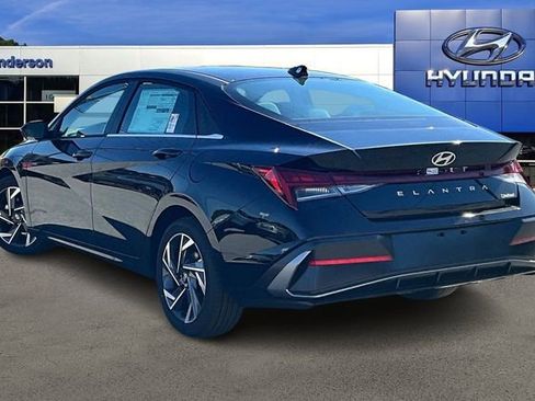 New 2026 Hyundai Elantra Limited image 3