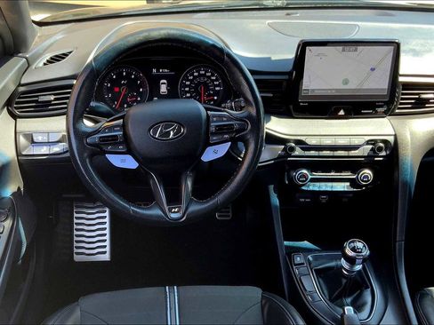 Used 2022 Hyundai Veloster N image 5