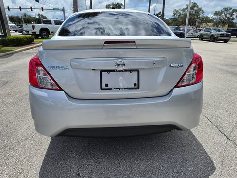 Used 2019 Nissan Versa S Plus FWD image 4