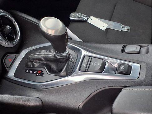 Used 2017 Chevrolet Camaro LT w/ Technology Package image 9