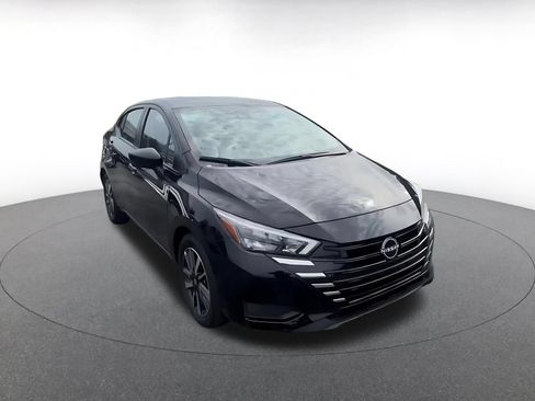 Used 2025 Nissan Versa SV FWD image 3