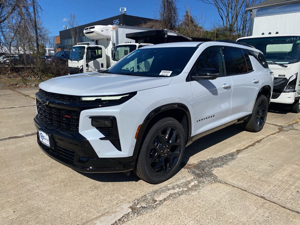 New 2026 Chevrolet Traverse RS w/ LPO, Floor Liner Package AWD/4WD image 6