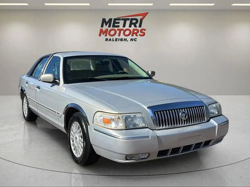 Used 2007 Mercury Grand Marquis LS image 2