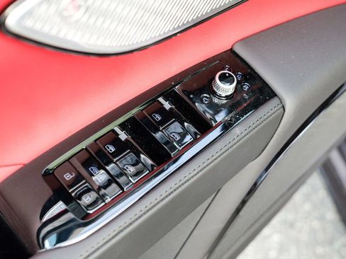 Used 2025 Maserati Grecale Modena AWD/4WD image 19