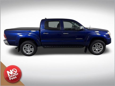 Used 2015 Toyota Tacoma 4x4 Double Cab w/ Limited Package image 2