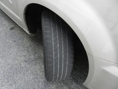 Used 2014 Chrysler Town & Country Limited w/ Luxury Group image 22