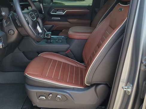 Used 2025 GMC Sierra 1500 Denali Ultimate AWD/4WD image 6