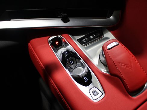 Used 2025 Chevrolet Corvette Stingray Preferred Cpe w/ Z51 Performance Package RWD image 19
