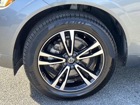 Used 2020 Volvo XC60 T5 Momentum image 11