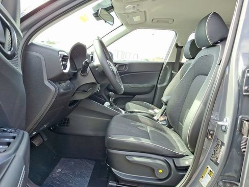 New 2026 Hyundai Venue SEL FWD image 5
