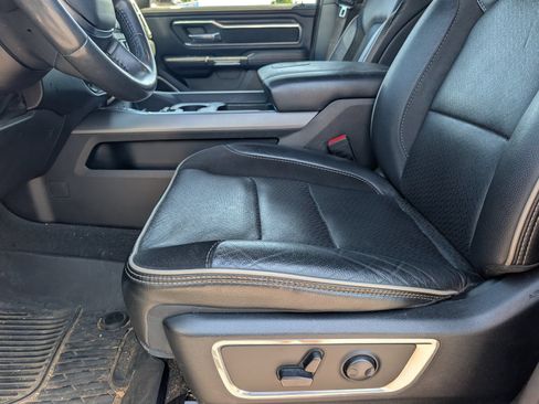 Used 2024 RAM 1500 Laramie AWD/4WD image 7