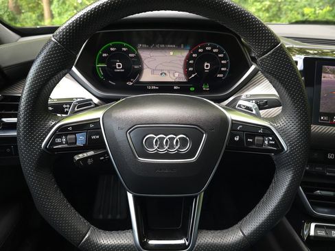 Used 2022 Audi e-tron GT Prestige w/ Prestige Package AWD/4WD image 30