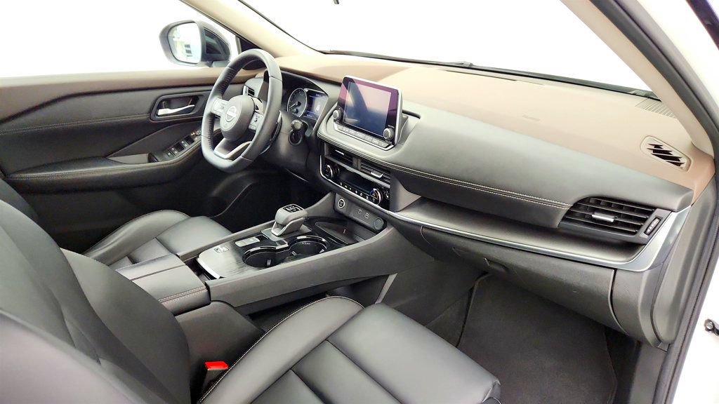 Used 2023 Nissan Rogue SV w/ SV Premium B Package FWD image 24