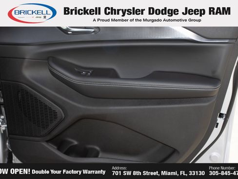 New 2025 Jeep Grand Cherokee Laredo image 9