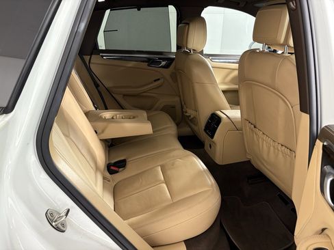 Used 2018 Porsche Macan S image 41