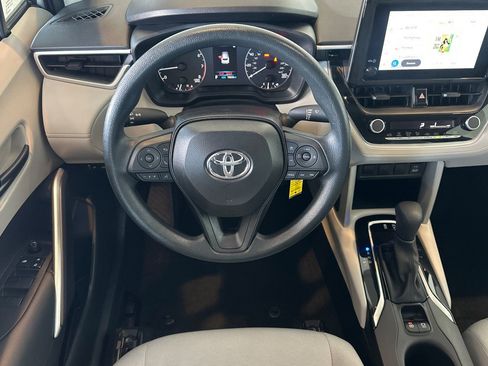 Certified 2025 Toyota Corolla Cross L image 14