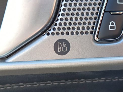 Used 2023 Ford Explorer Limited image 22