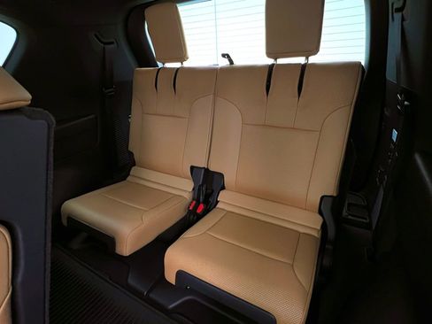 Used 2024 Lexus LX 600 4WD w/ Appearance Package image 16