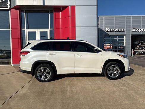 Used 2018 Toyota Highlander Limited image 5