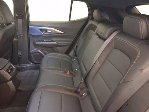 Used 2025 Chevrolet Equinox EV LT w/ Convenience Package image 18