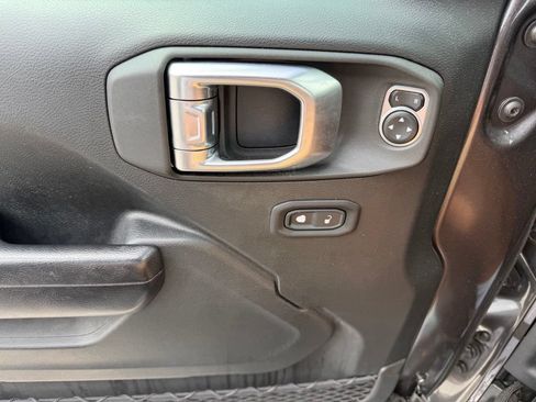 Used 2020 Jeep Wrangler Unlimited Sport AWD/4WD image 27