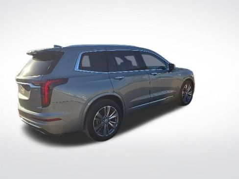 Used 2024 Cadillac XT6 Premium Luxury FWD image 3