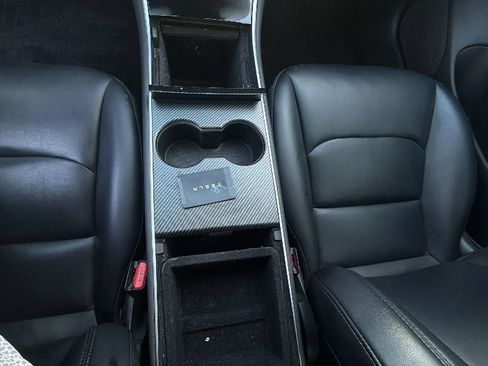 Used 2018 Tesla Model 3 Long Range RWD image 19