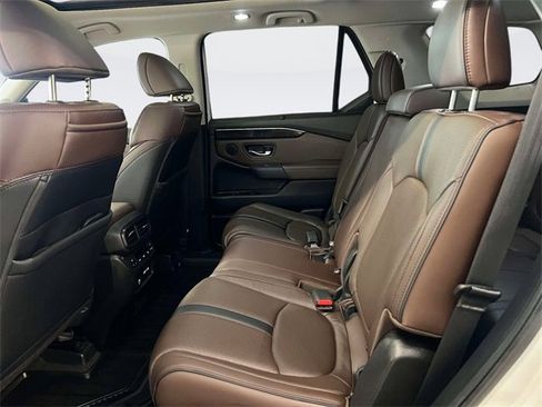 Used 2023 Honda Pilot Elite image 10