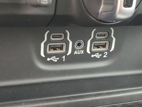 Used 2023 RAM 1500 Laramie AWD/4WD image 23