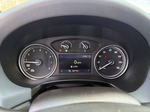 Used 2021 Buick Enclave Essence AWD/4WD image 14