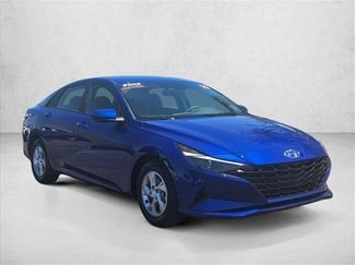 Used 2023 Hyundai Elantra SE FWD video 3